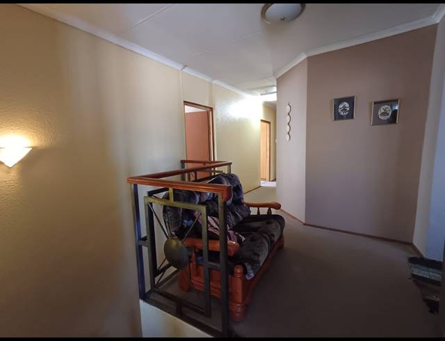 4 BEDROOM HOUSE FOR SALE IN VANDERBIJLPARK SE 3
